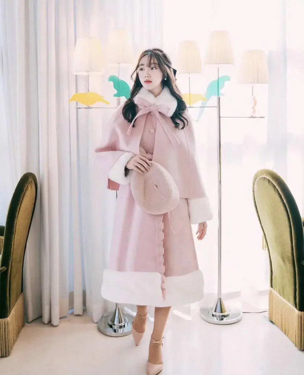 유앤진 코트 unjin made coat 딸기우유핑크 미디 s사이즈